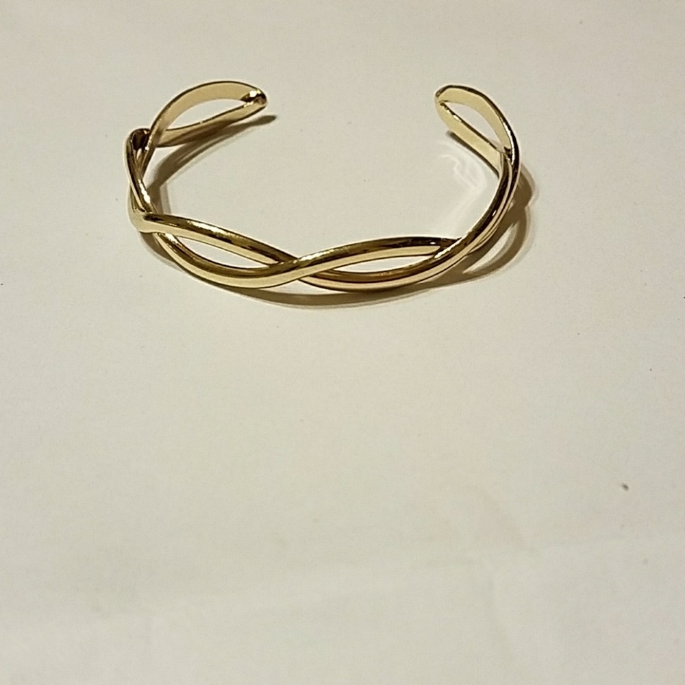Bangle bracelet